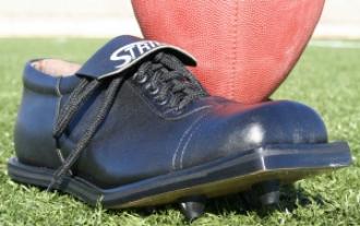Original style square toe football kicking shoes